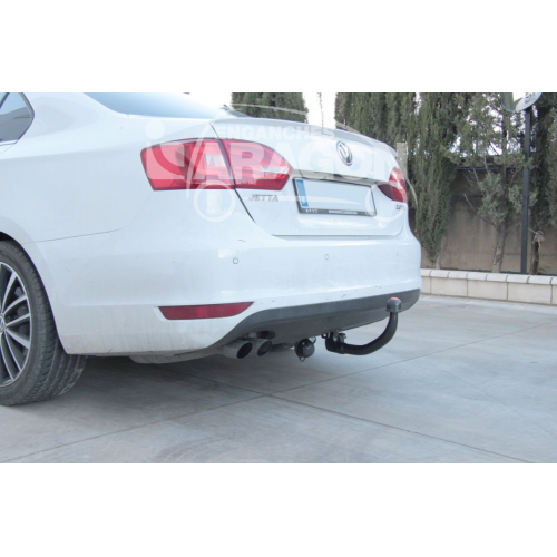 Фаркоп ARAGON на VOLKSWAGEN Jetta 2010–2015  Арт. E0402CA 